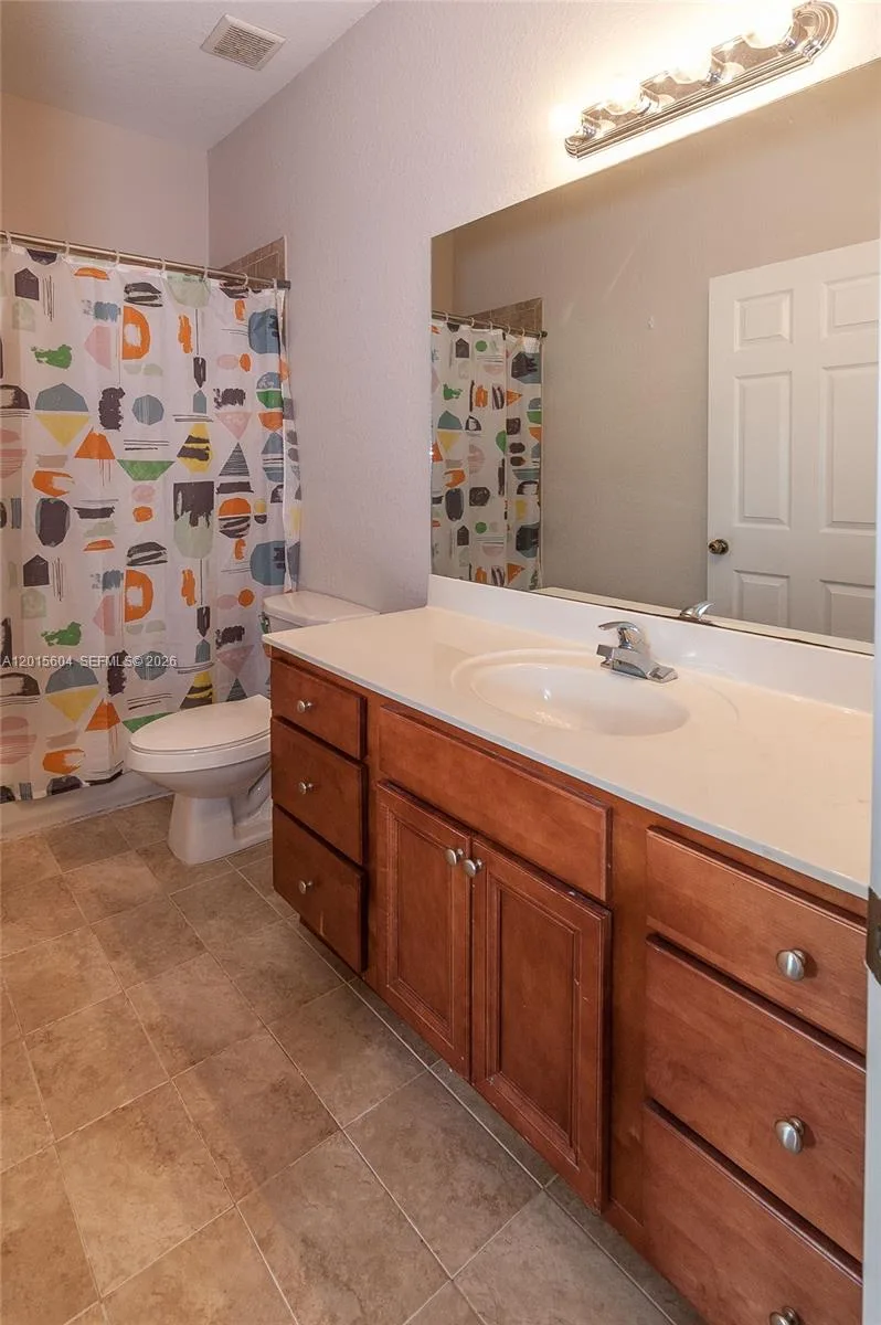 1036 NE 208th St # 1036, Miami, FL 33179 photo 8