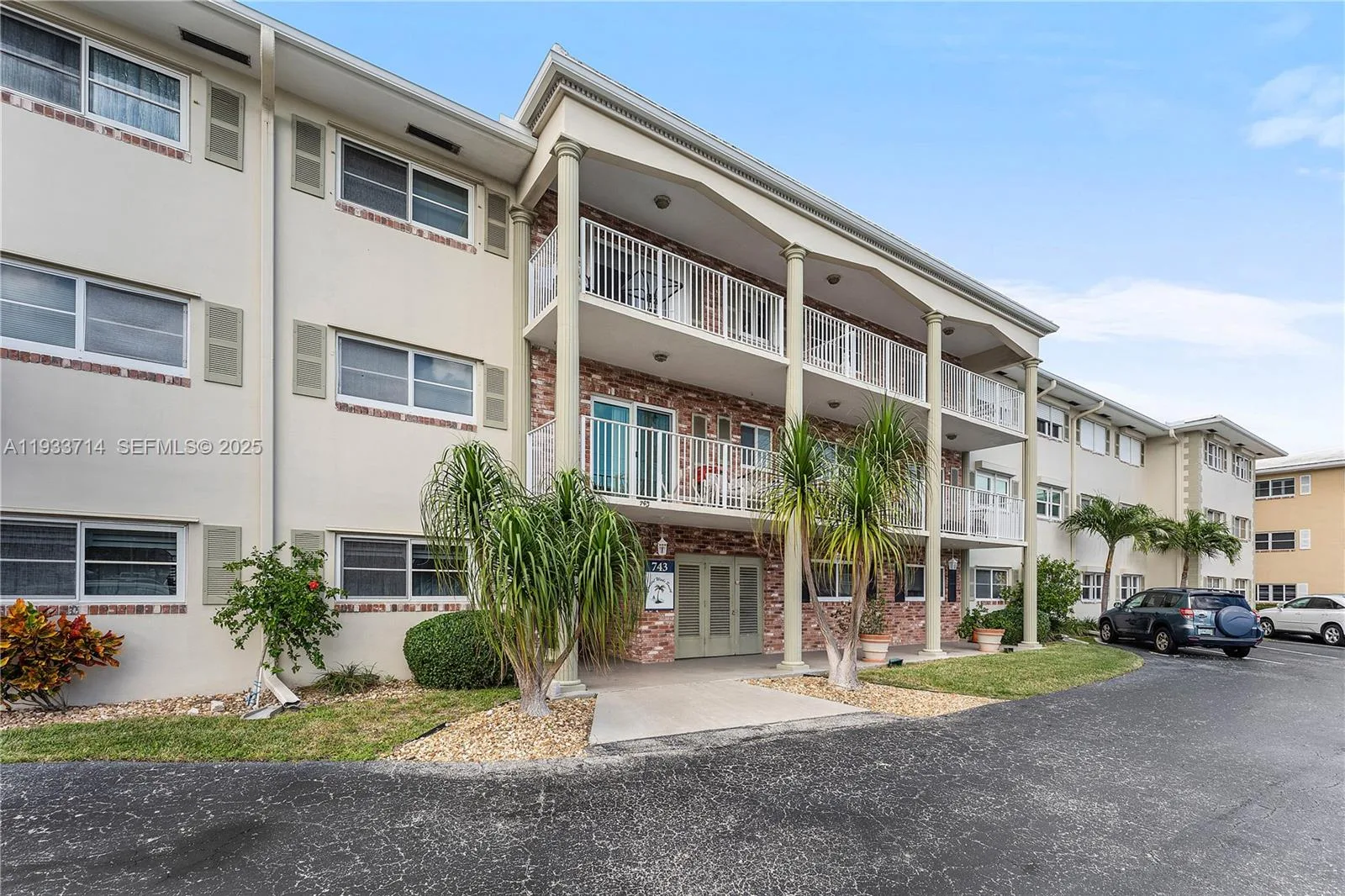 743 N Riverside Dr # 5C, Pompano Beach, FL 33062 photo 2