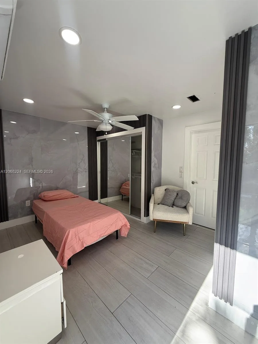 1140 N Douglas Rd # 0, Pembroke Pines, FL 33024
