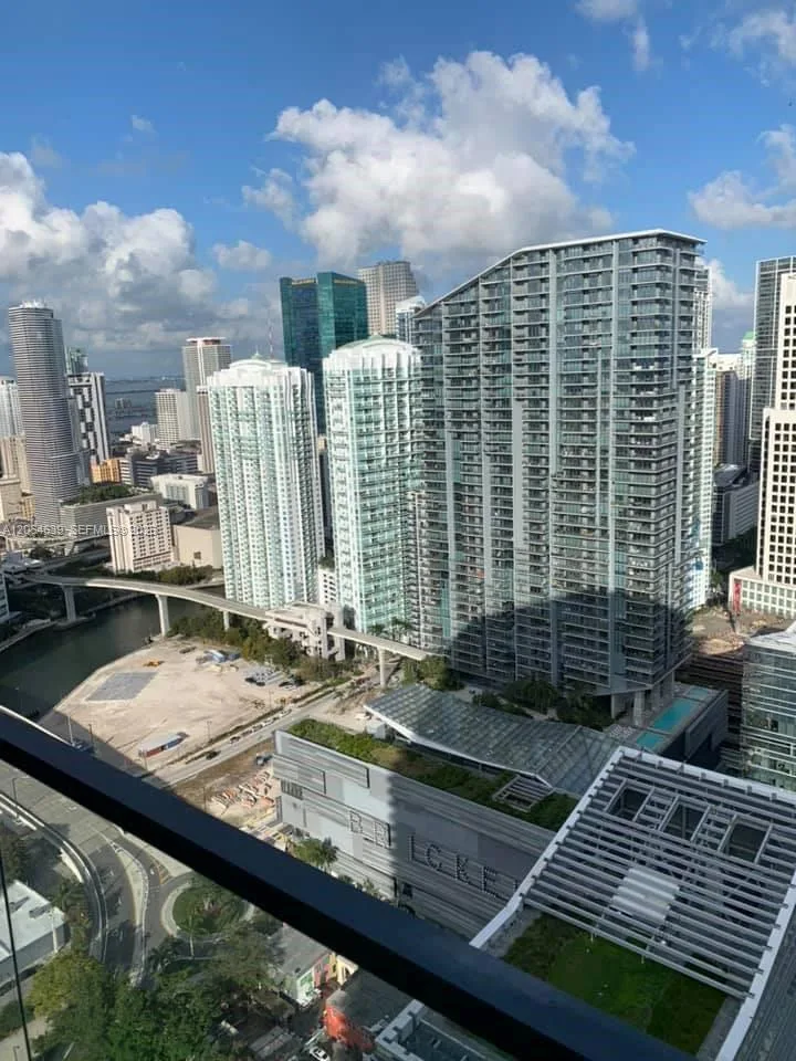 88 SW 7th St # 3805, Miami, FL 33130 photo 12