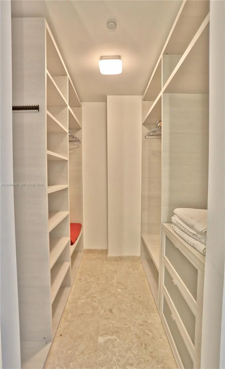 88 SW 7th St # 3805, Miami, FL 33130 photo 8