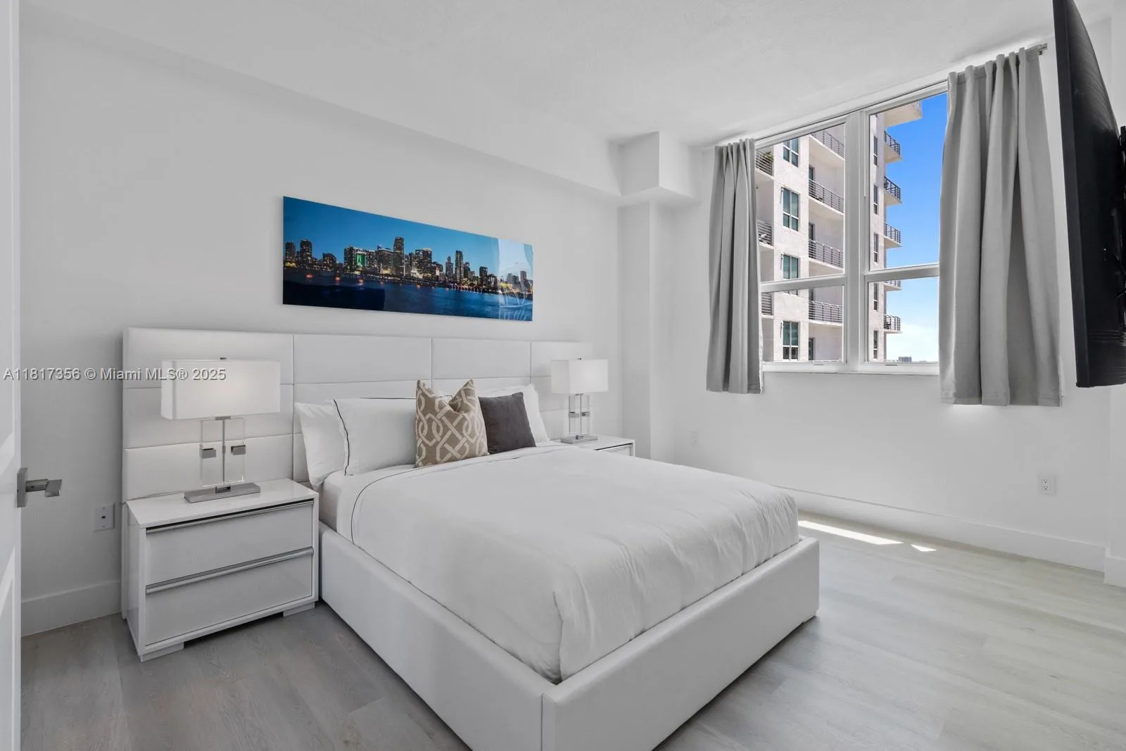 133 NE 2nd Ave # 2712, Miami, FL 33132 photo 11