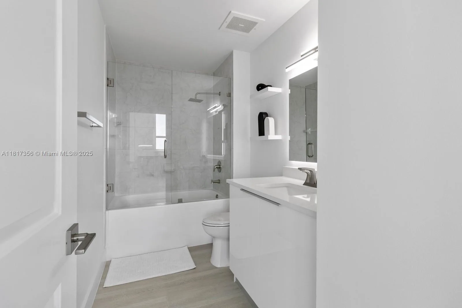 133 NE 2nd Ave # 2712, Miami, FL 33132 photo 12