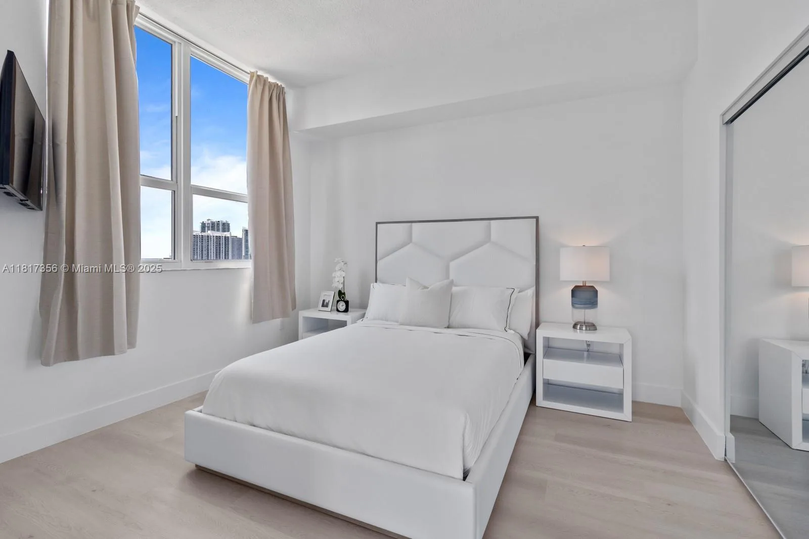 133 NE 2nd Ave # 2712, Miami, FL 33132 photo 13
