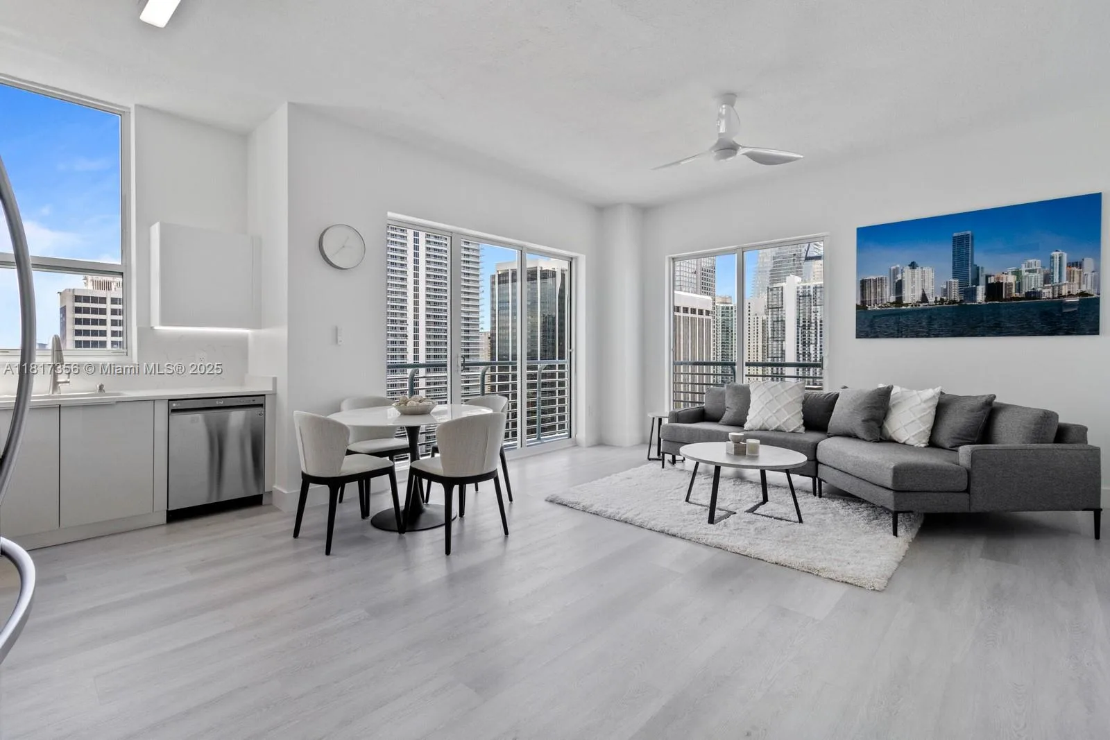 133 NE 2nd Ave # 2712, Miami, FL 33132 photo 2