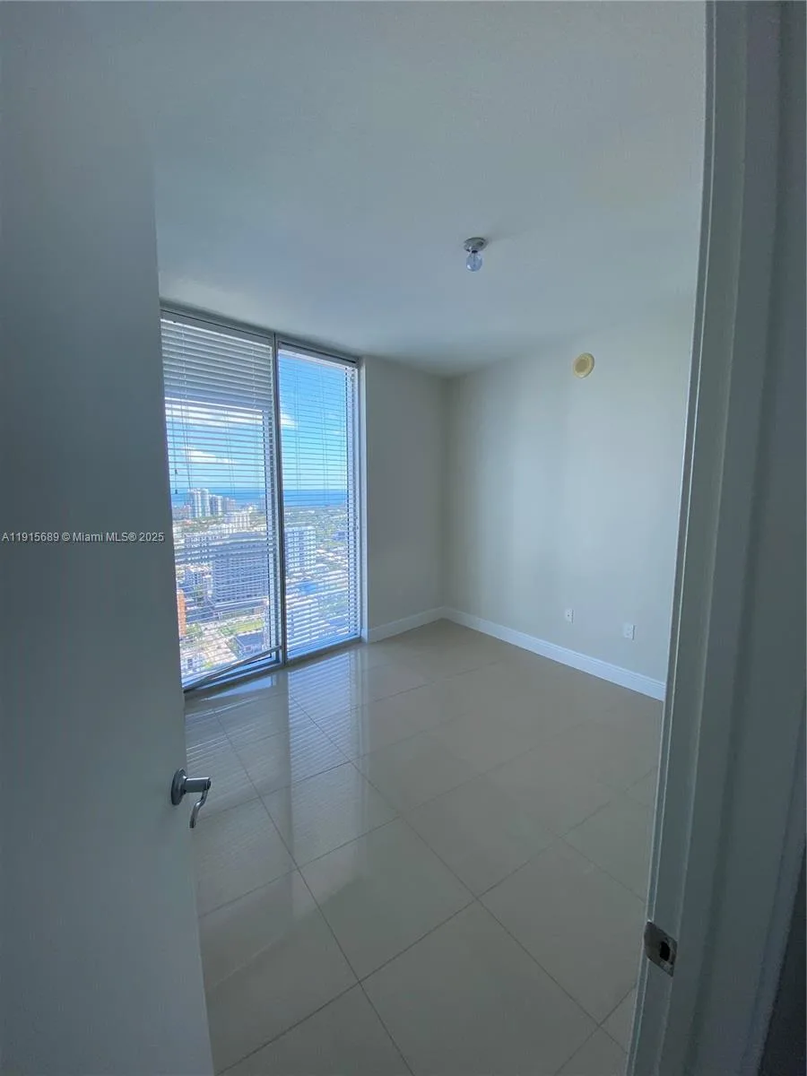 185 SW 7 ST # 4212, Miami, FL 33130 photo 3
