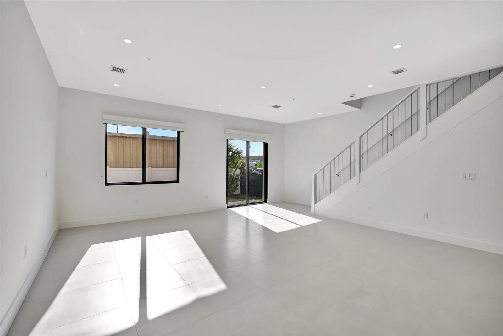 4208 NE 7TH Terrace, Oakland Park, FL 33334 photo 8