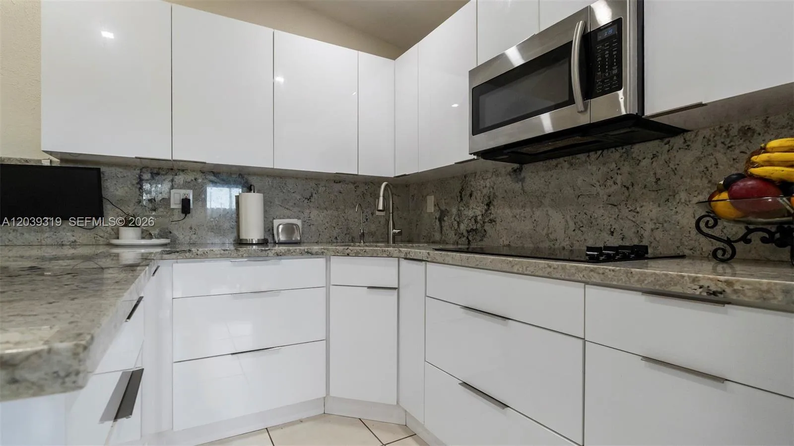 7548 NW 173rd Ter, Hialeah, FL 33015 photo 4