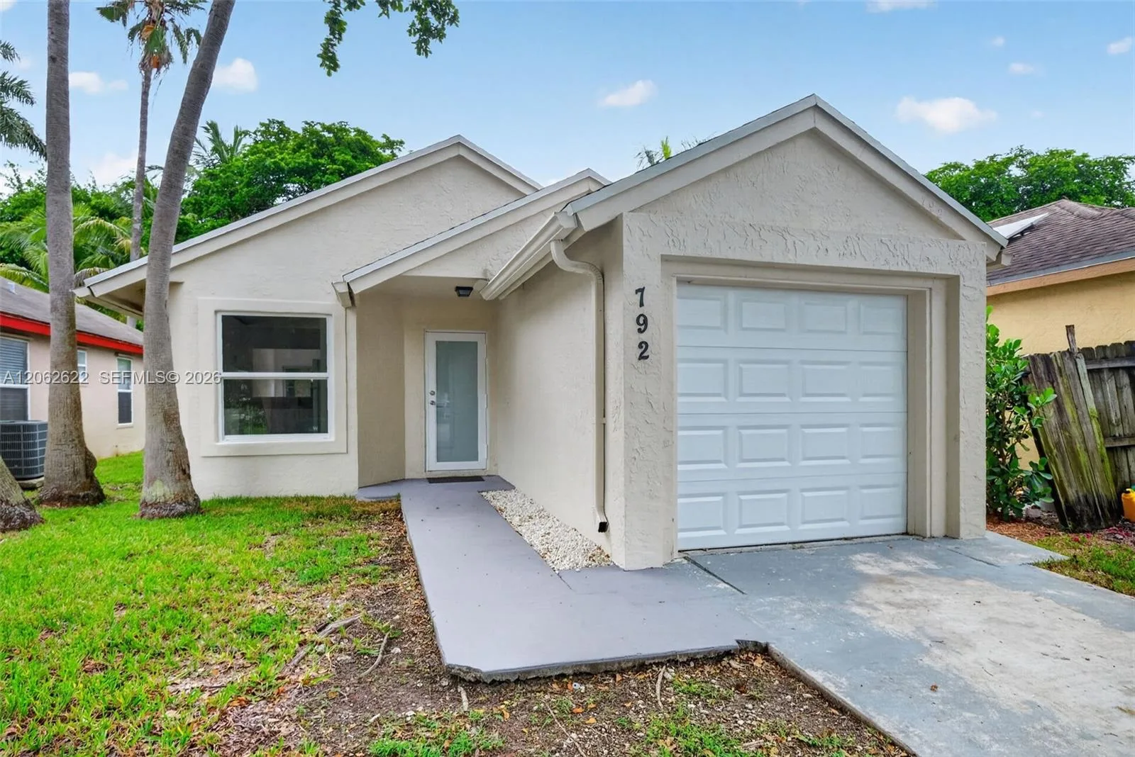 792 SW 9th St, Florida City, FL 33034 photo 2