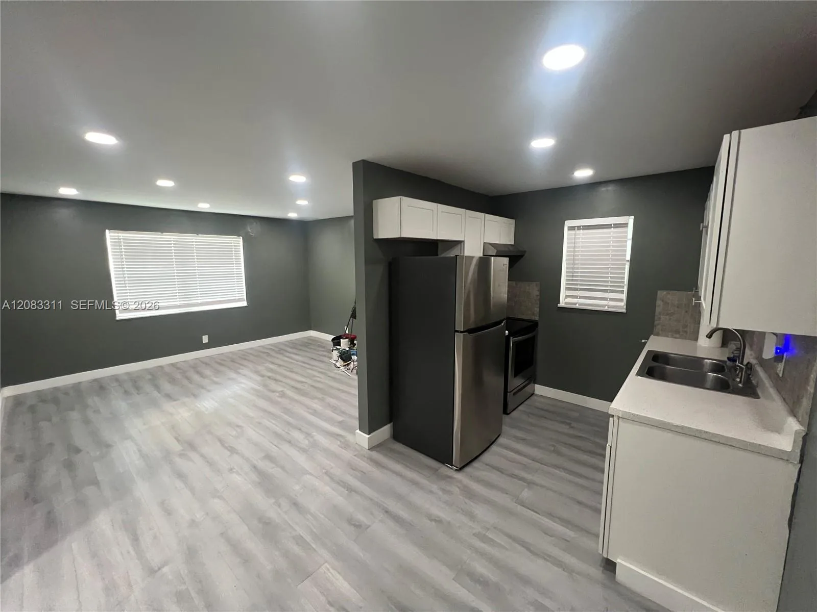 30 SE 4th Ave # 106, Hallandale Beach, FL 33009