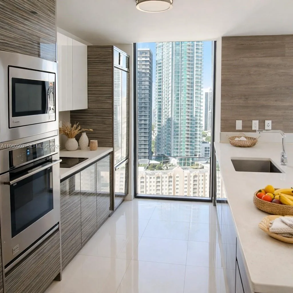 460 NE 28th St # 2401, Miami, FL 33137 photo 6