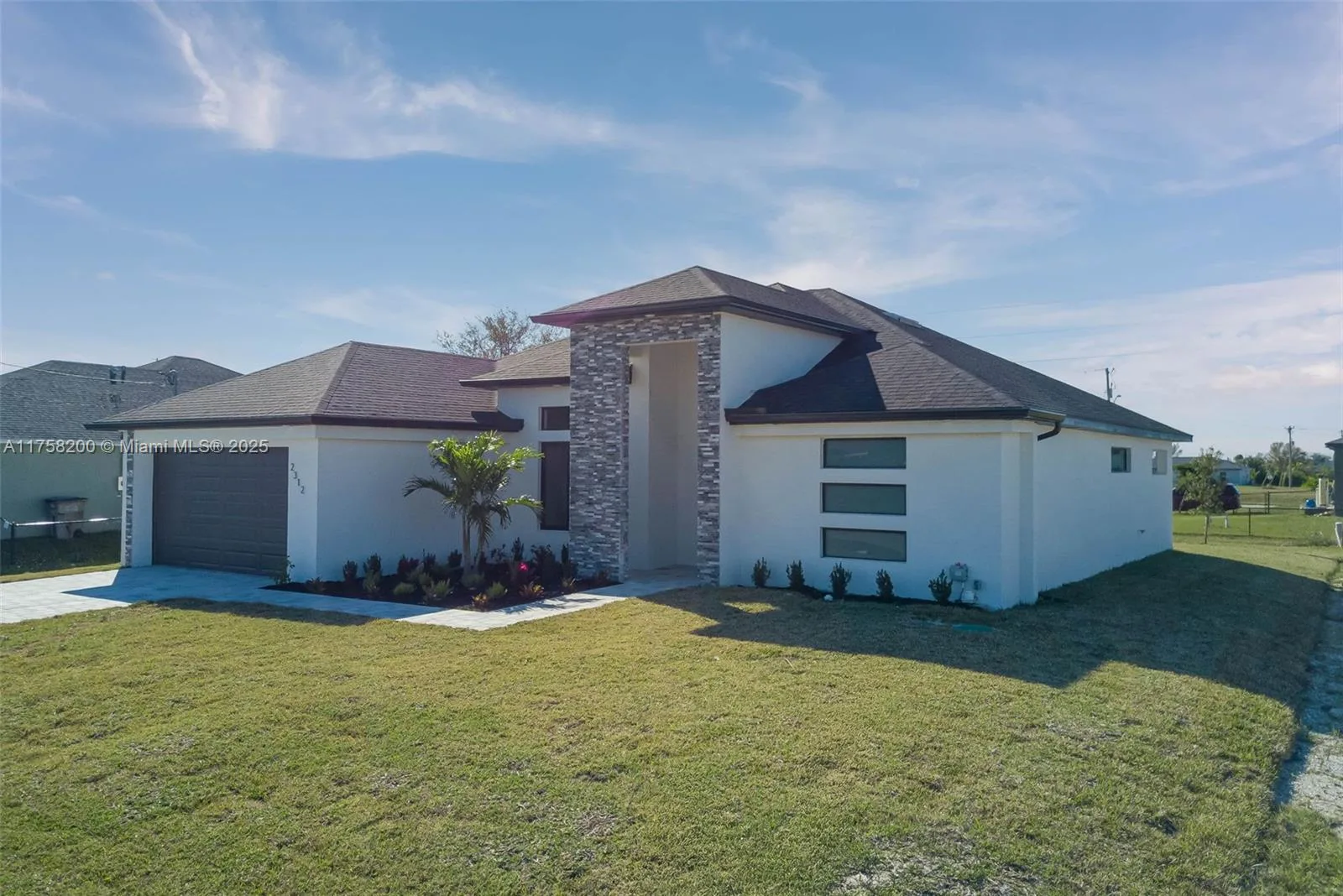2312 NE Juanita Pl, Cape Coral, FL 33909 photo 2