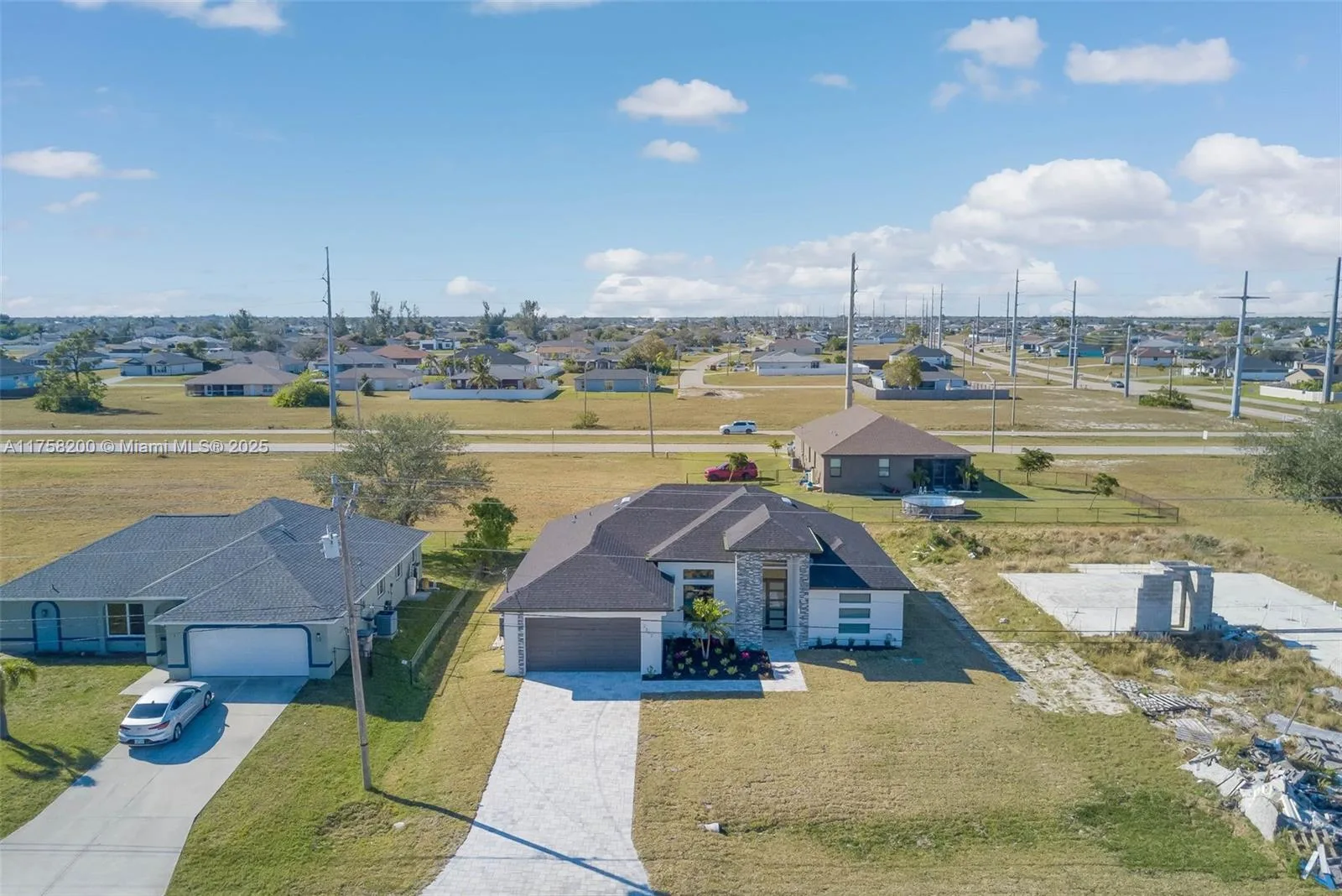 2312 NE Juanita Pl, Cape Coral, FL 33909 photo 3