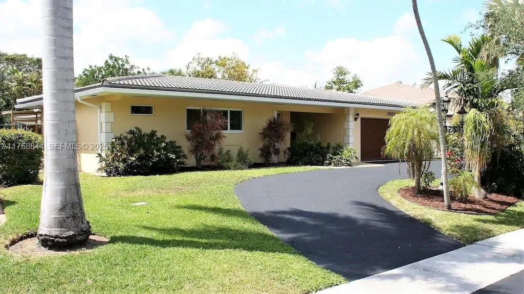 1933 Twin Dolphin Lane, Fort Lauderdale, FL 33316