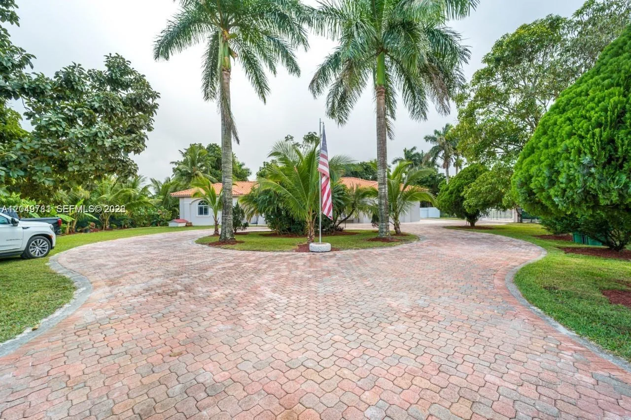 18390 SW 200th St, Miami, FL 33187 photo 11