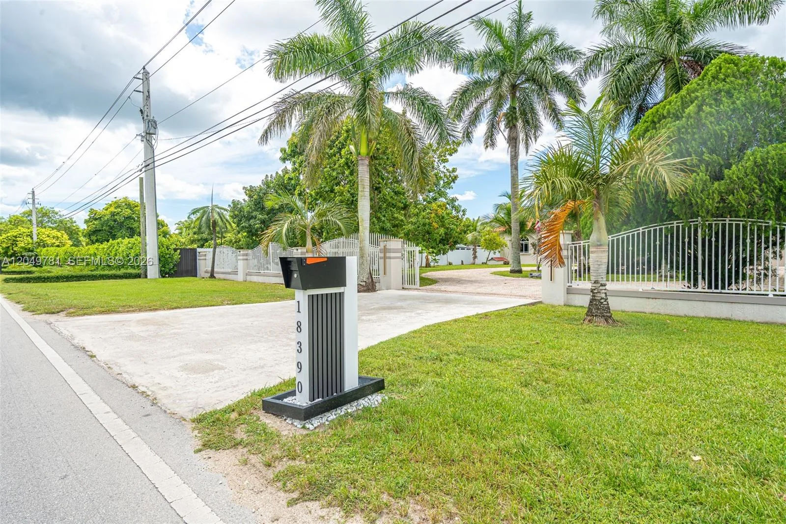 18390 SW 200th St, Miami, FL 33187 photo 12
