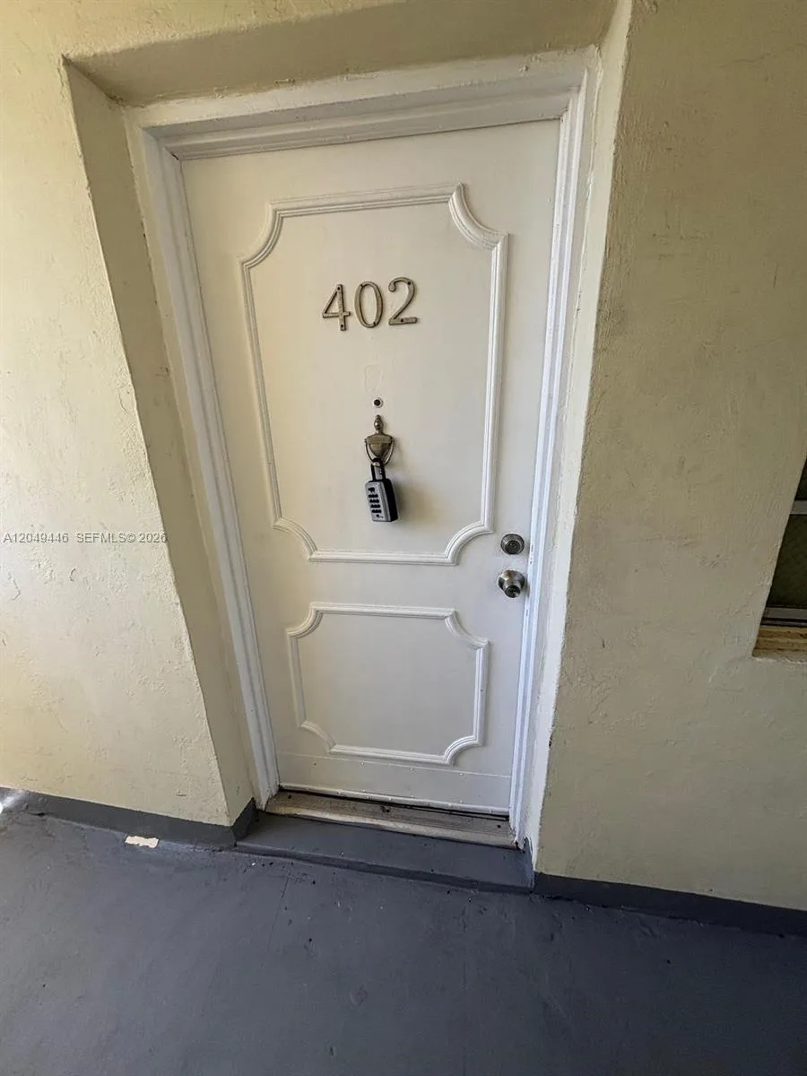3050 S Dixie Hwy # 402, Miami, FL 33133