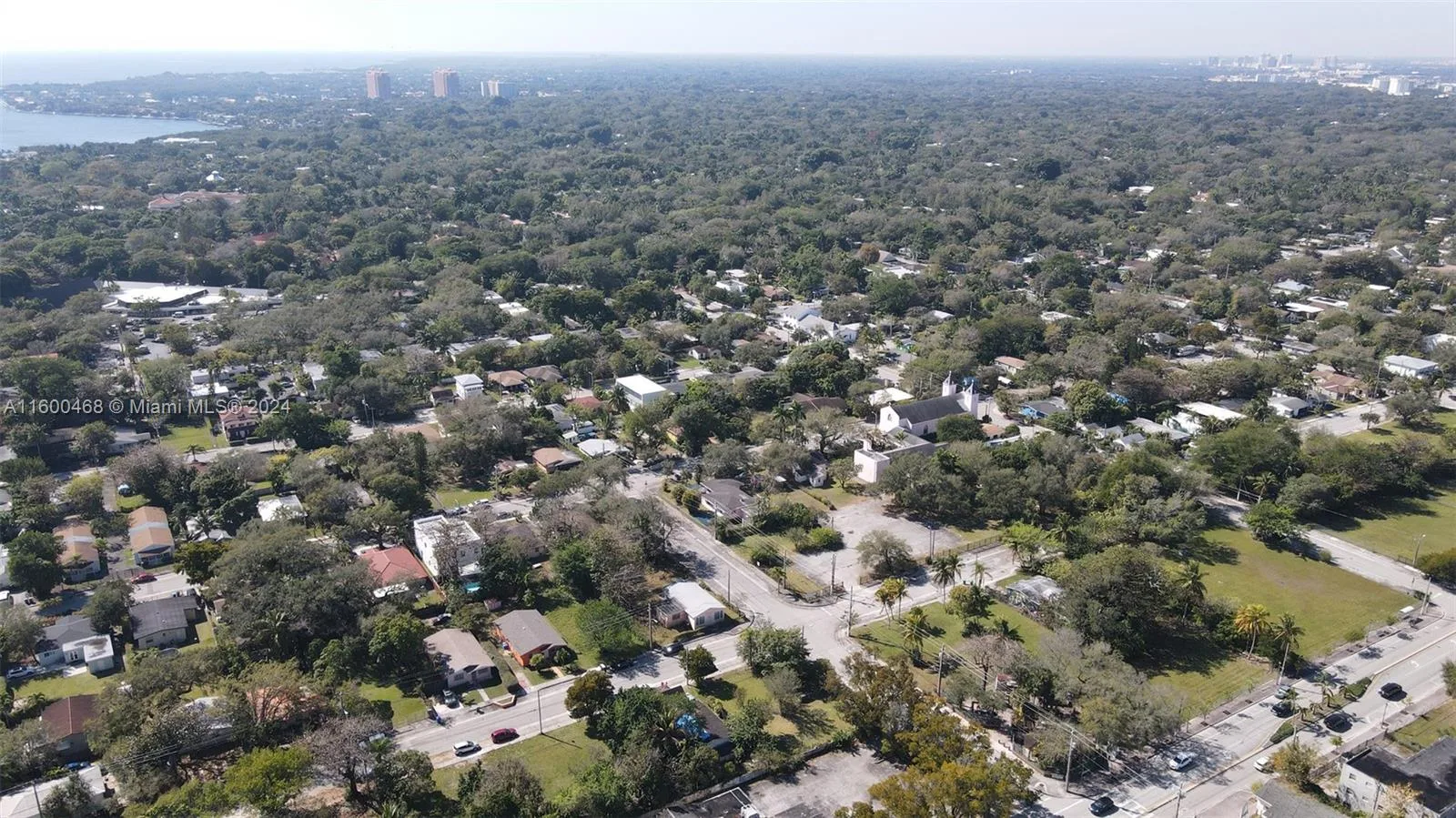 3373 Thomas Ave, Miami, FL 33133 photo 8