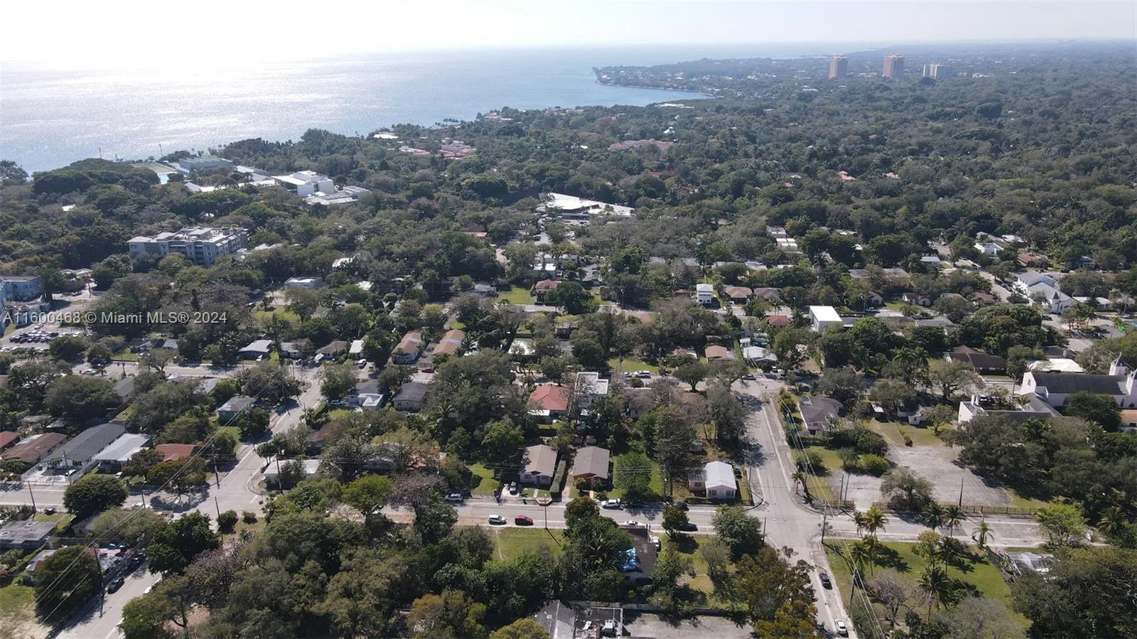 3373 Thomas Ave, Miami, FL 33133 photo 9