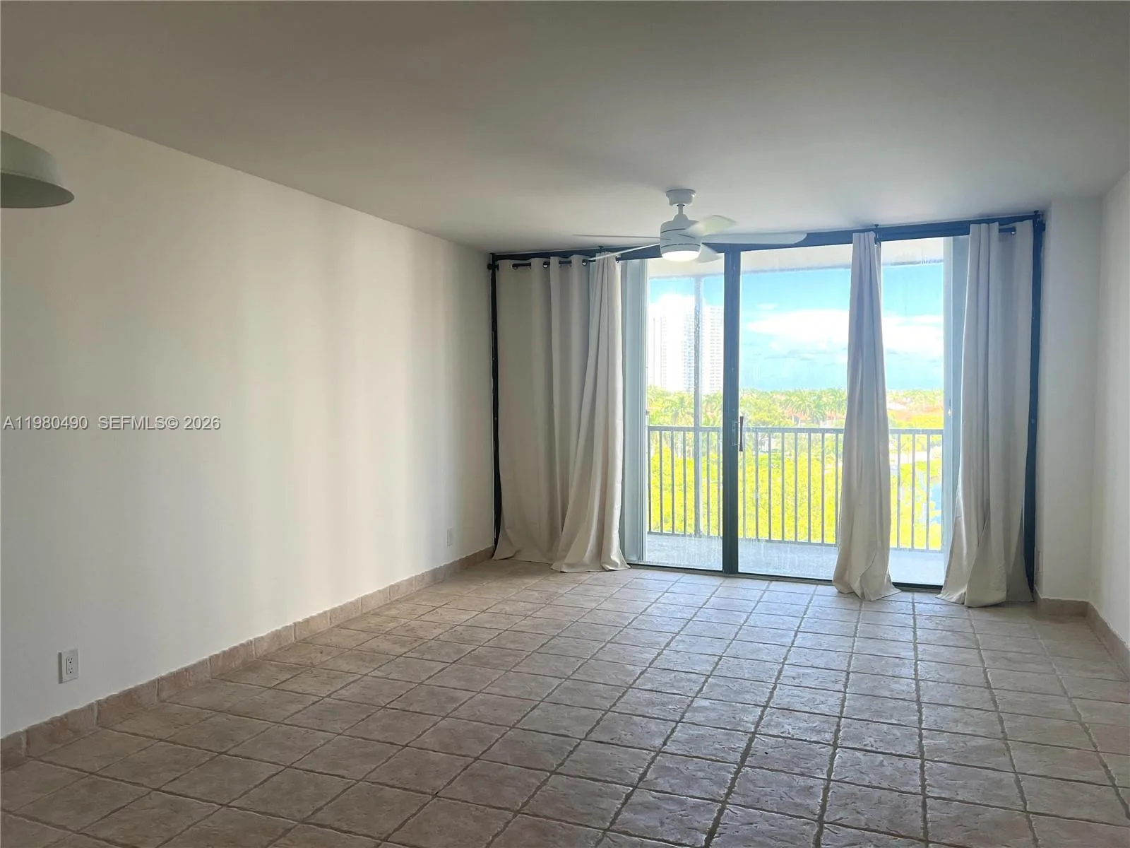 3475 N Country Club Dr # 716, Aventura, FL 33180 photo 4