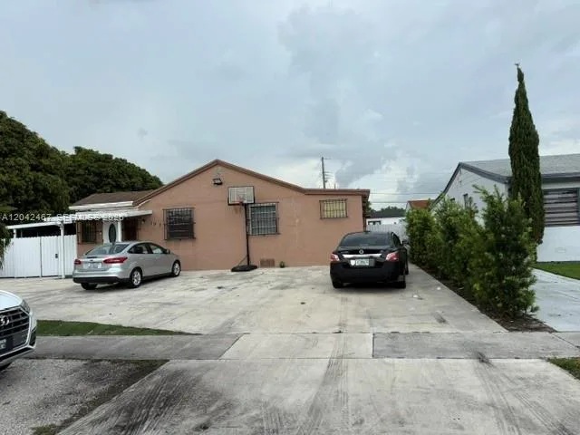 397 W 57th St # 3, Hialeah, FL 33012