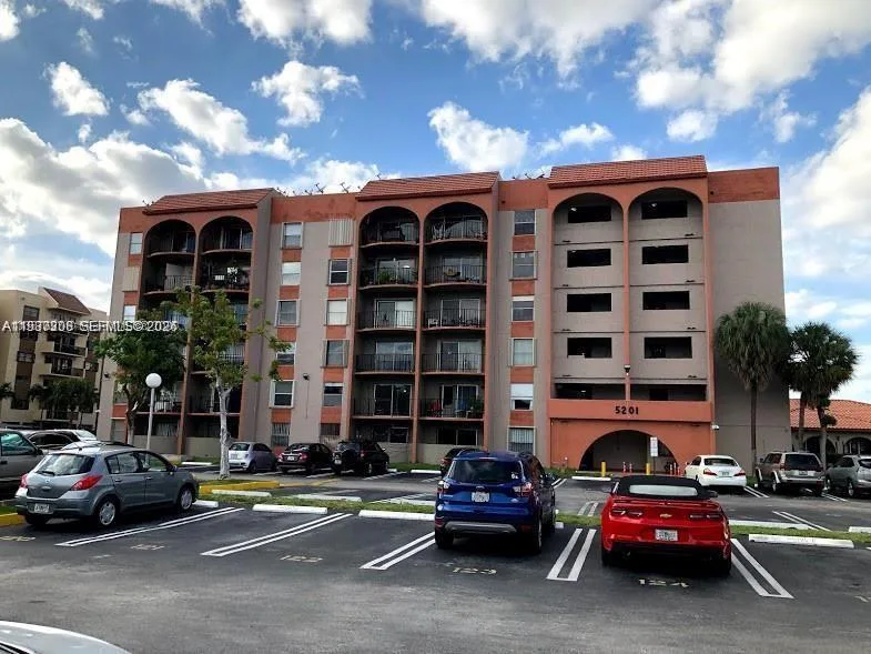 5201 NW 7th St # 314, Miami, FL 33126