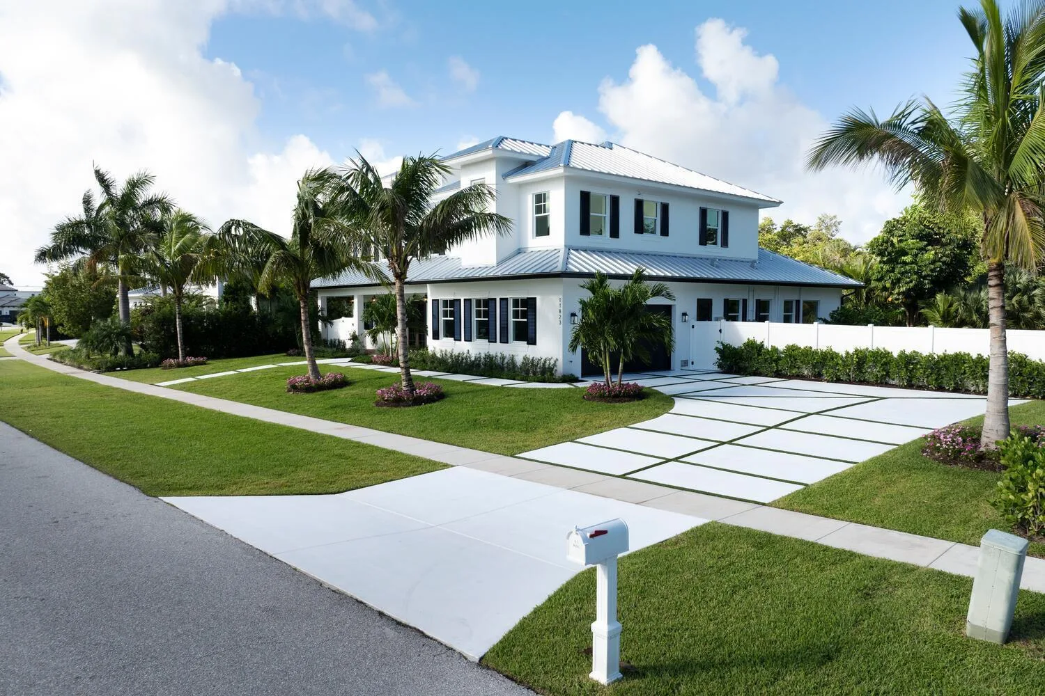11823 Lake Shore Place, North Palm Beach, FL 33408