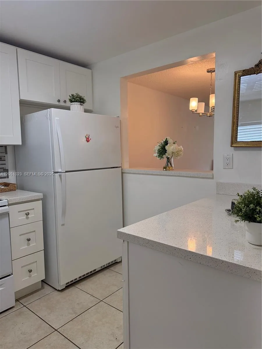 9540 Sunrise Lakes Blvd # 208, Sunrise, FL 33322 photo 3