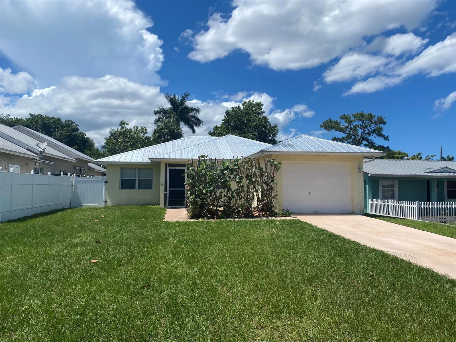 1057 SW Spruce Street, Palm City, FL 34990