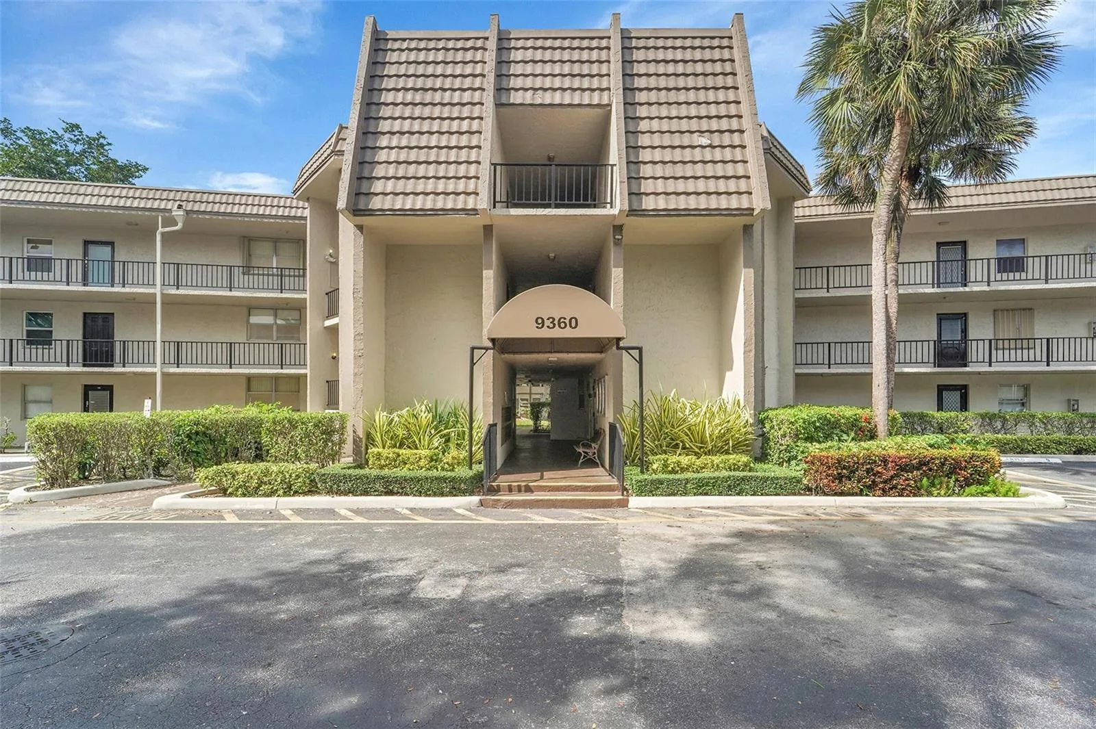 9360 Lime Bay Boulevard # 207, Tamarac, FL 33321 photo 2