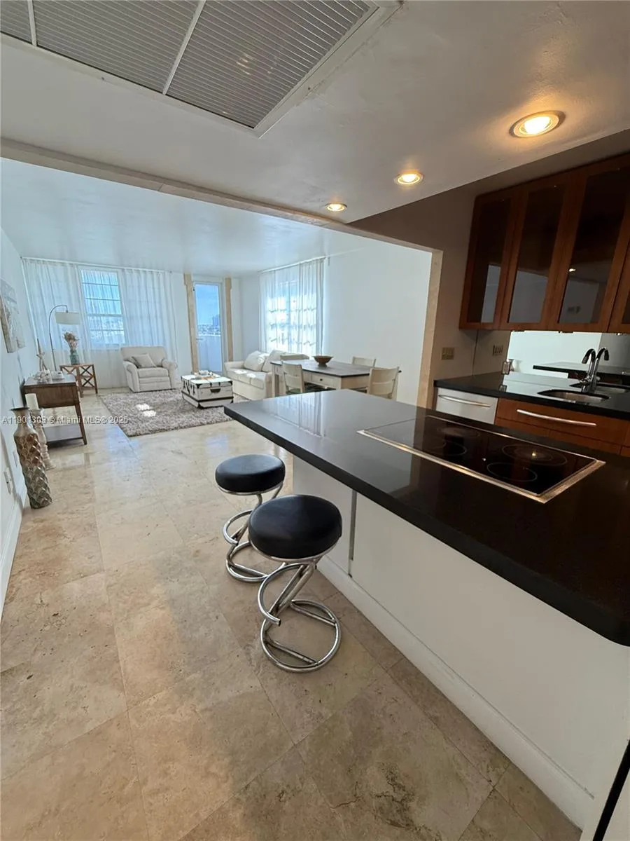 100 Lincoln Rd # 1111, Miami Beach, FL 33139