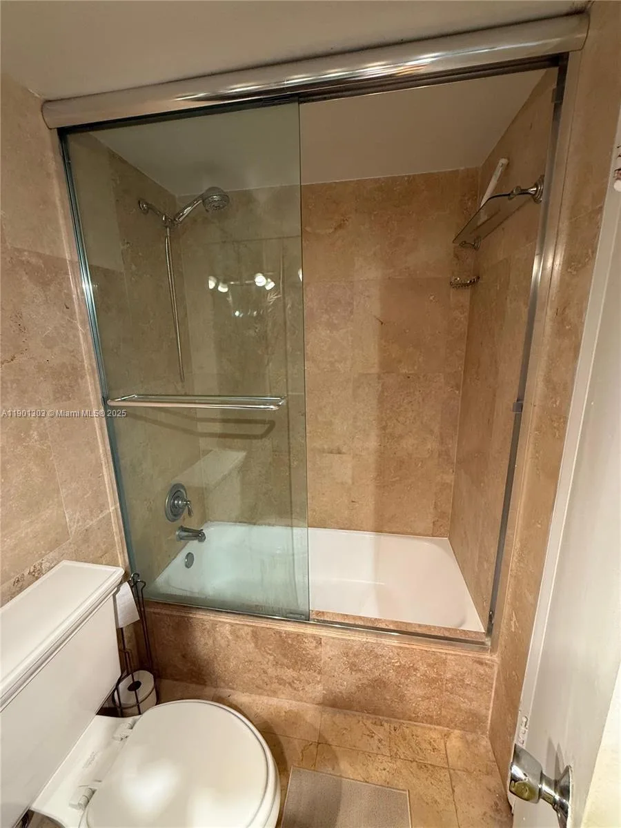 100 Lincoln Rd # 1111, Miami Beach, FL 33139 photo 12