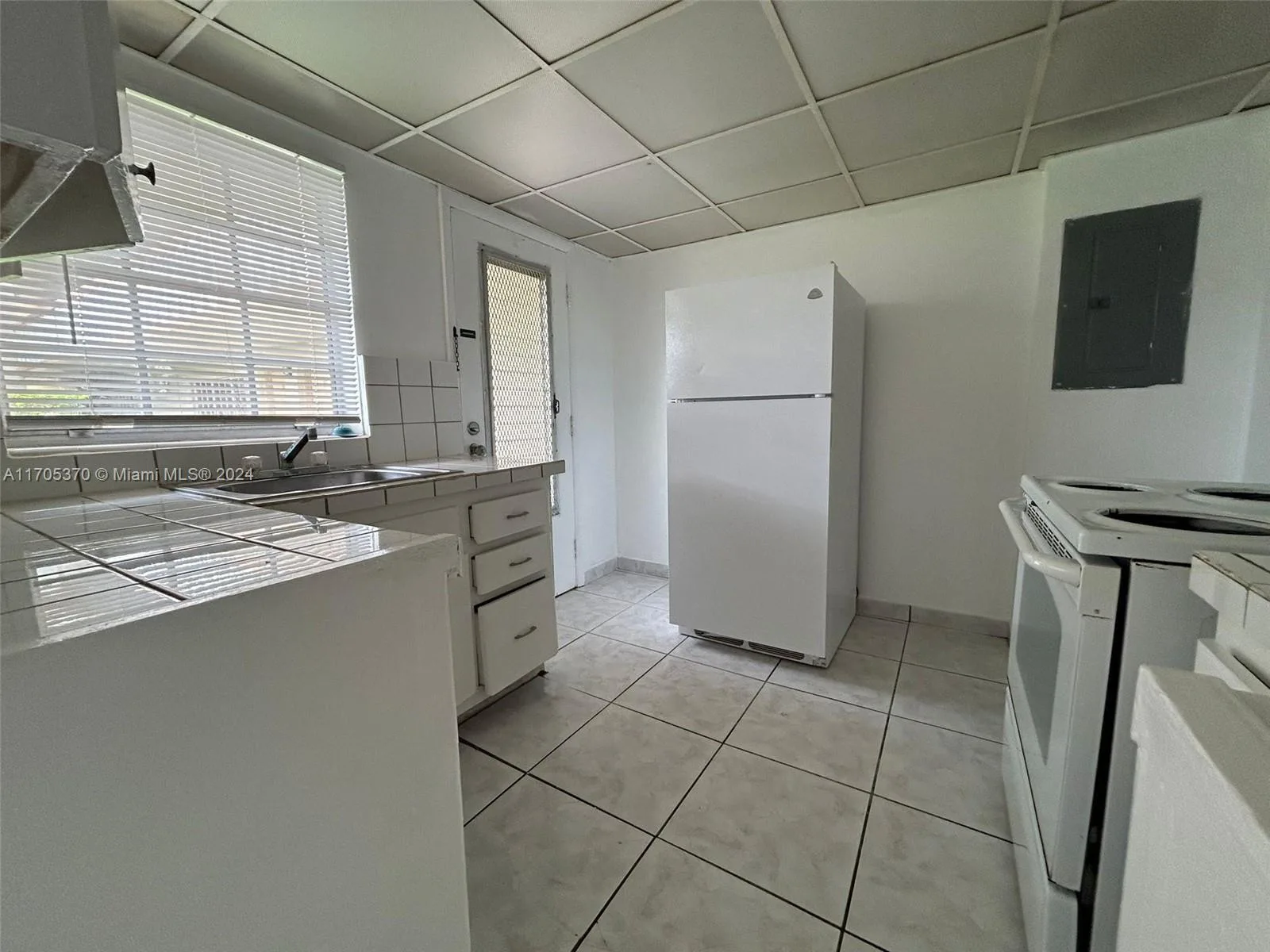 11855 NE 19th Dr # 8, North Miami, FL 33181 photo 4