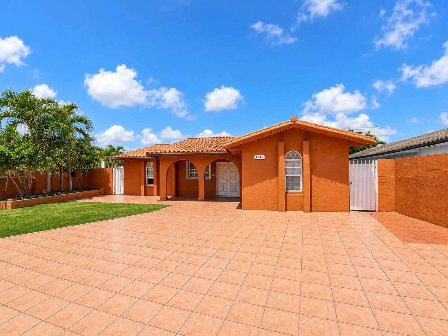 4210 W 10th Court, Hialeah, FL 33012 photo 2
