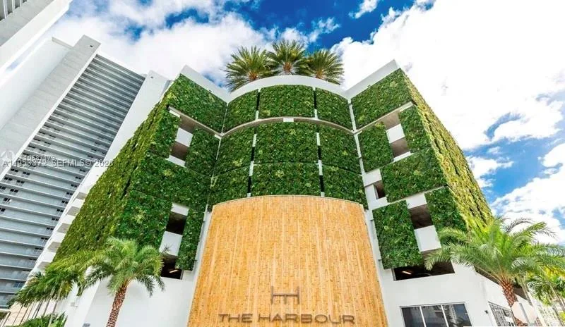 16385 Biscayne Blvd # PH8, North Miami Beach, FL 33160