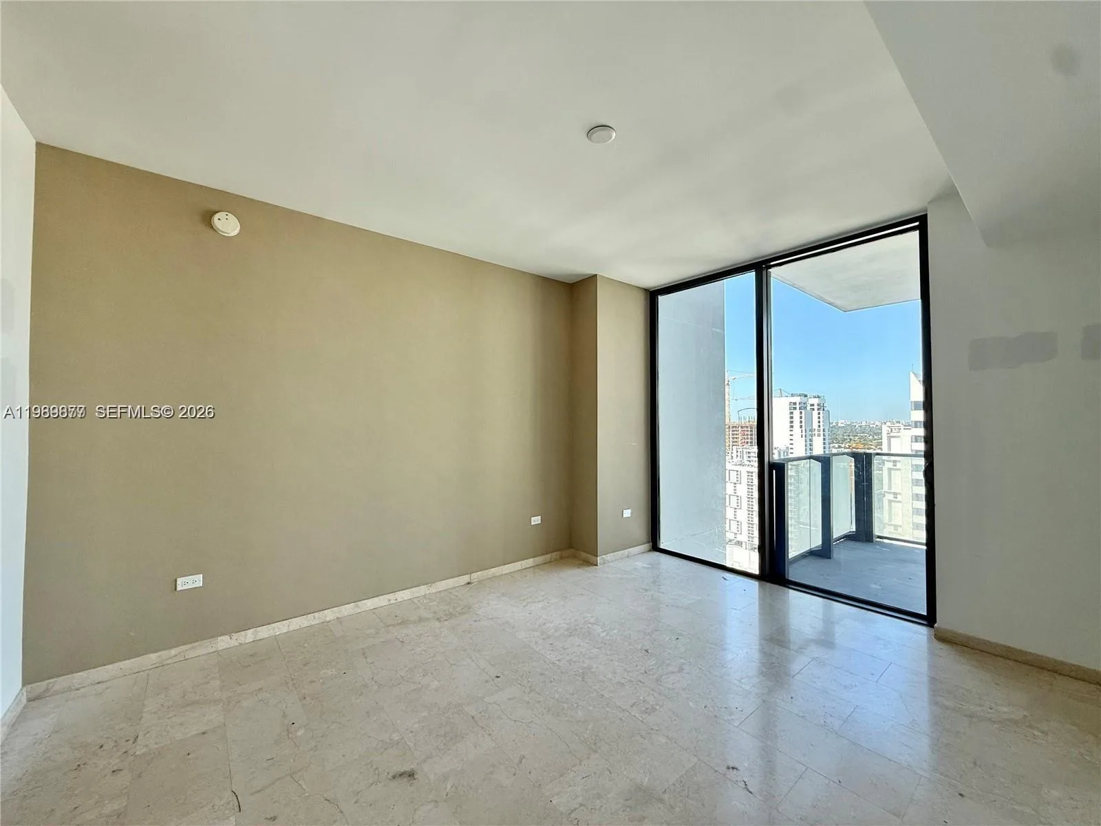 88 SW 7th St # 1808, Miami, FL 33130 photo 4
