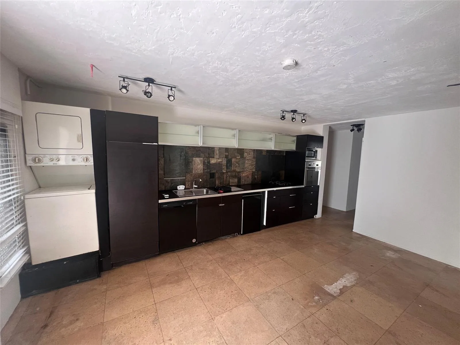 919 Michigan Avenue # 3, Miami Beach, FL 33139 photo 2