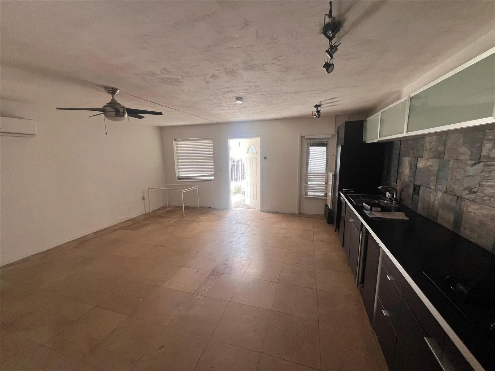 919 Michigan Avenue # 3, Miami Beach, FL 33139 photo 3