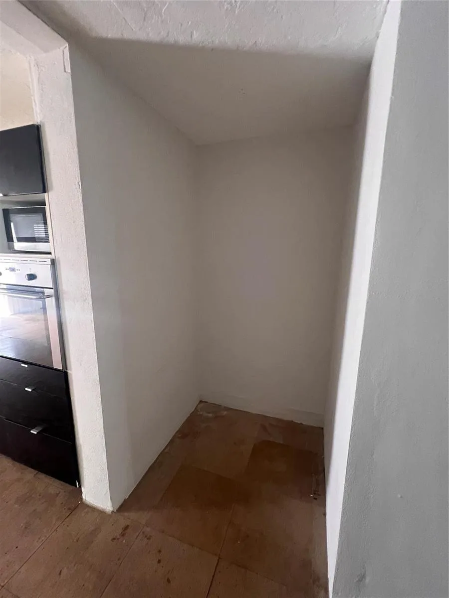 919 Michigan Avenue # 3, Miami Beach, FL 33139 photo 8