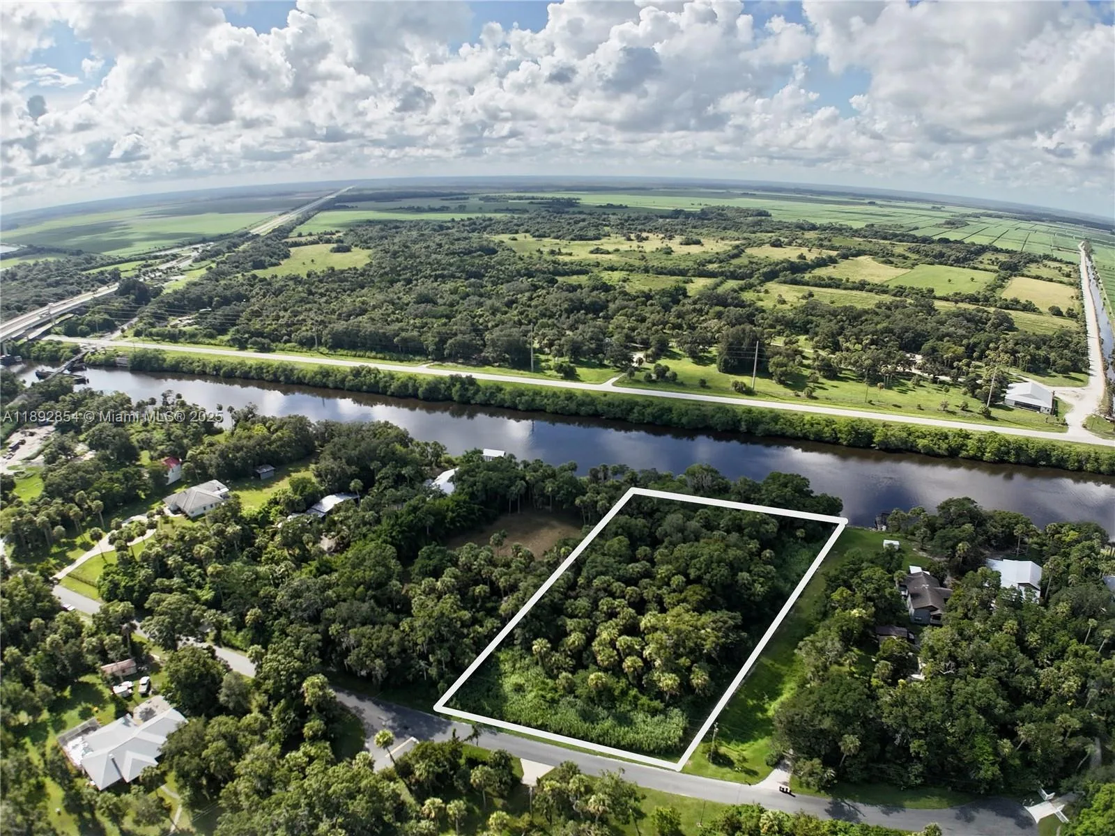 15306 SW Palm Oak Ave, Indian Town, FL 34956