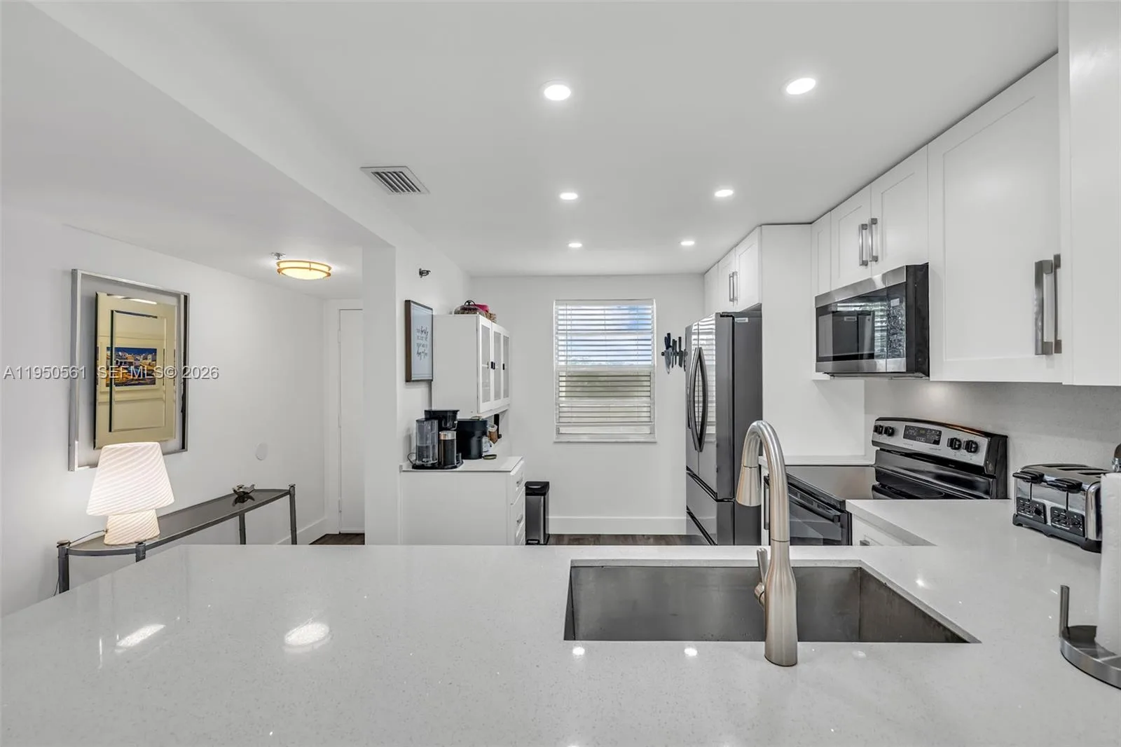 3910 Inverrary Blvd # 503-B, Lauderhill, FL 33319 photo 2