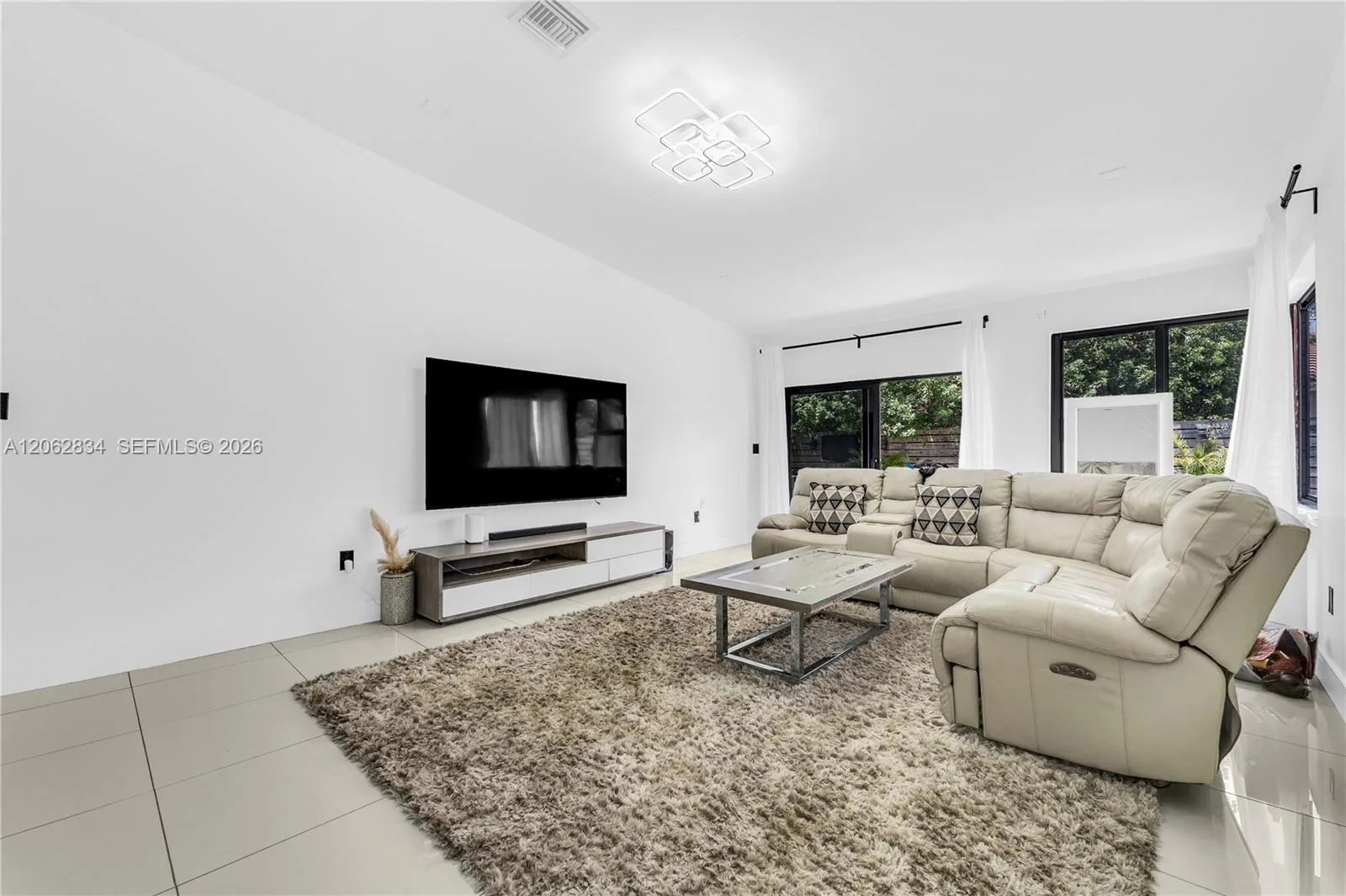 522 NE 195th St, Miami, FL 33179 photo 10
