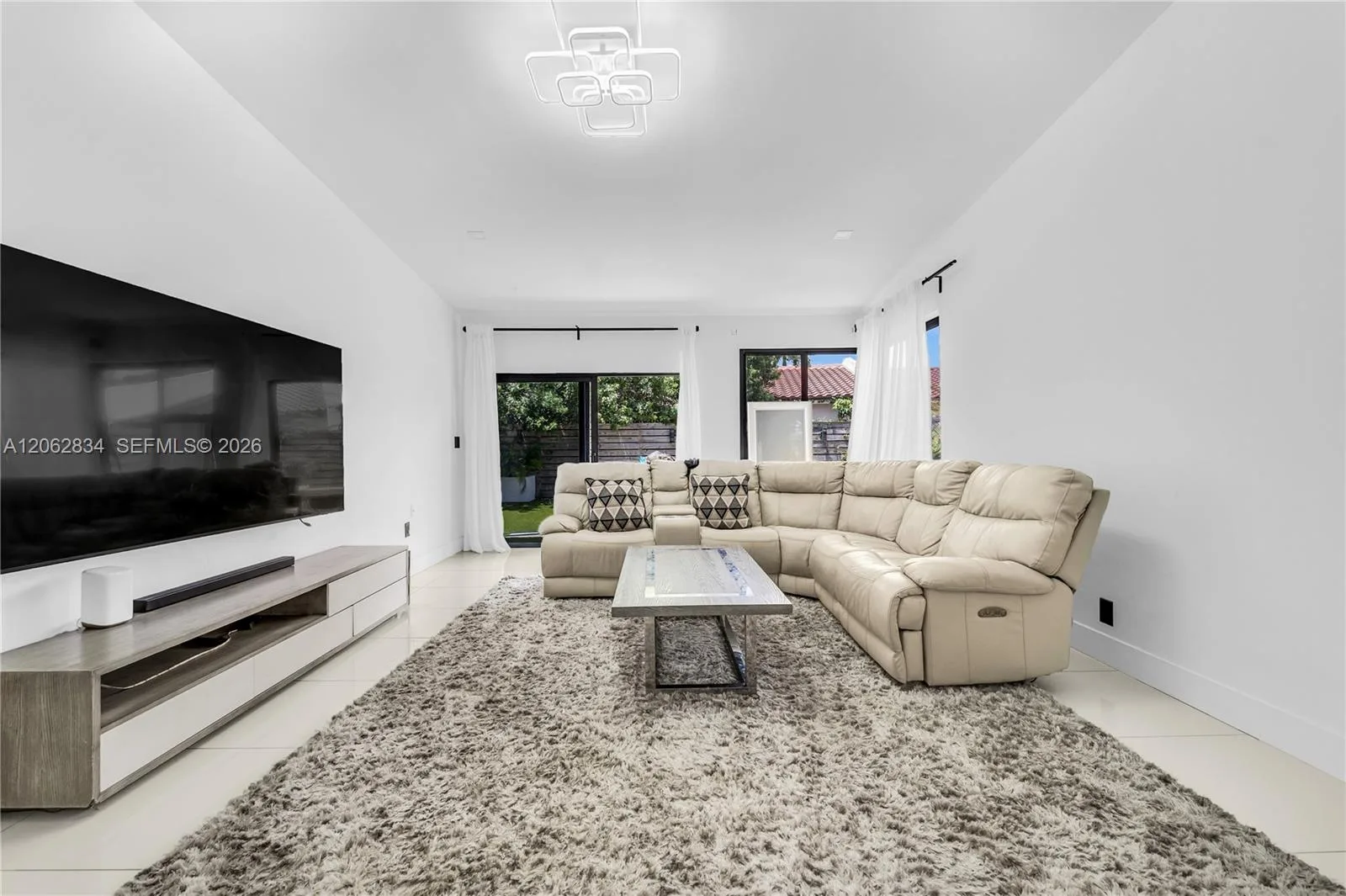 522 NE 195th St, Miami, FL 33179 photo 11