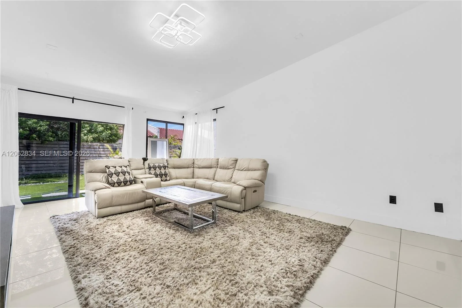 522 NE 195th St, Miami, FL 33179 photo 13