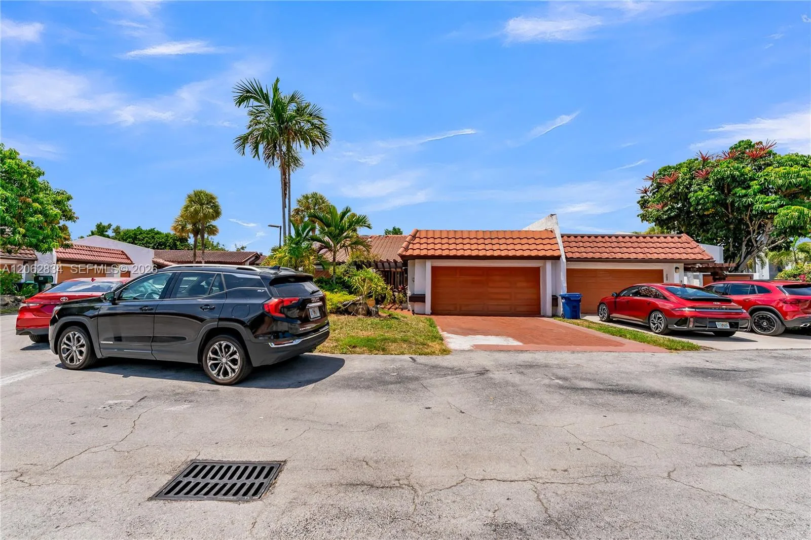 522 NE 195th St, Miami, FL 33179 photo 2
