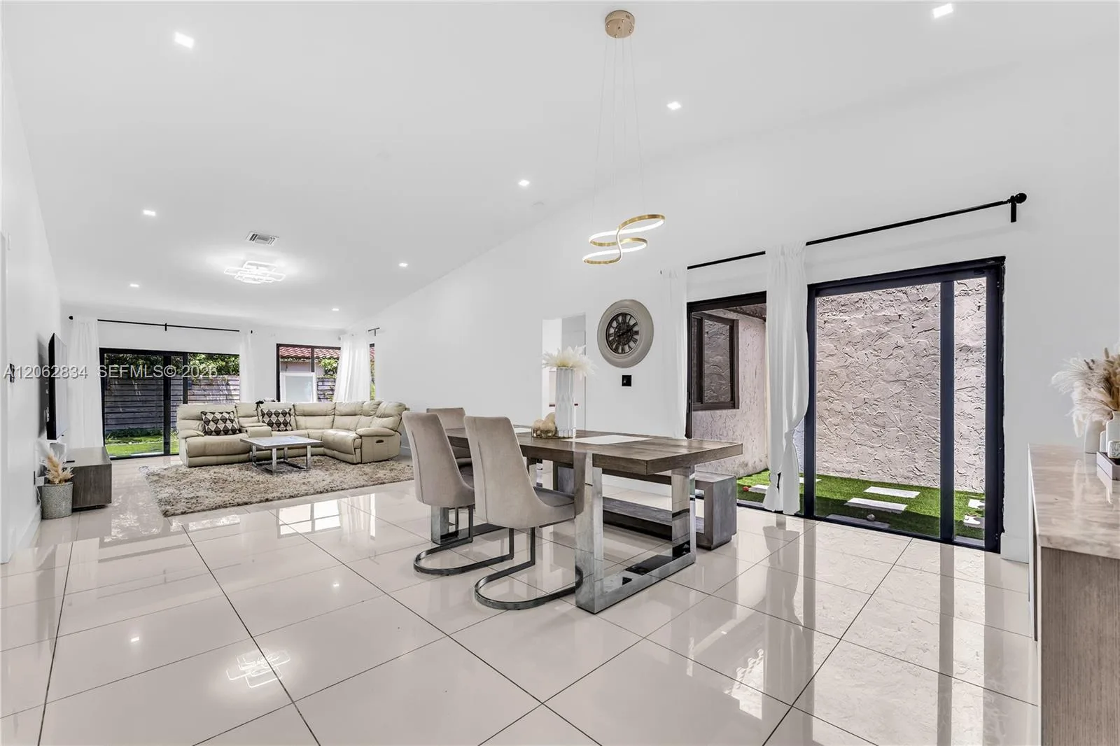 522 NE 195th St, Miami, FL 33179 photo 6