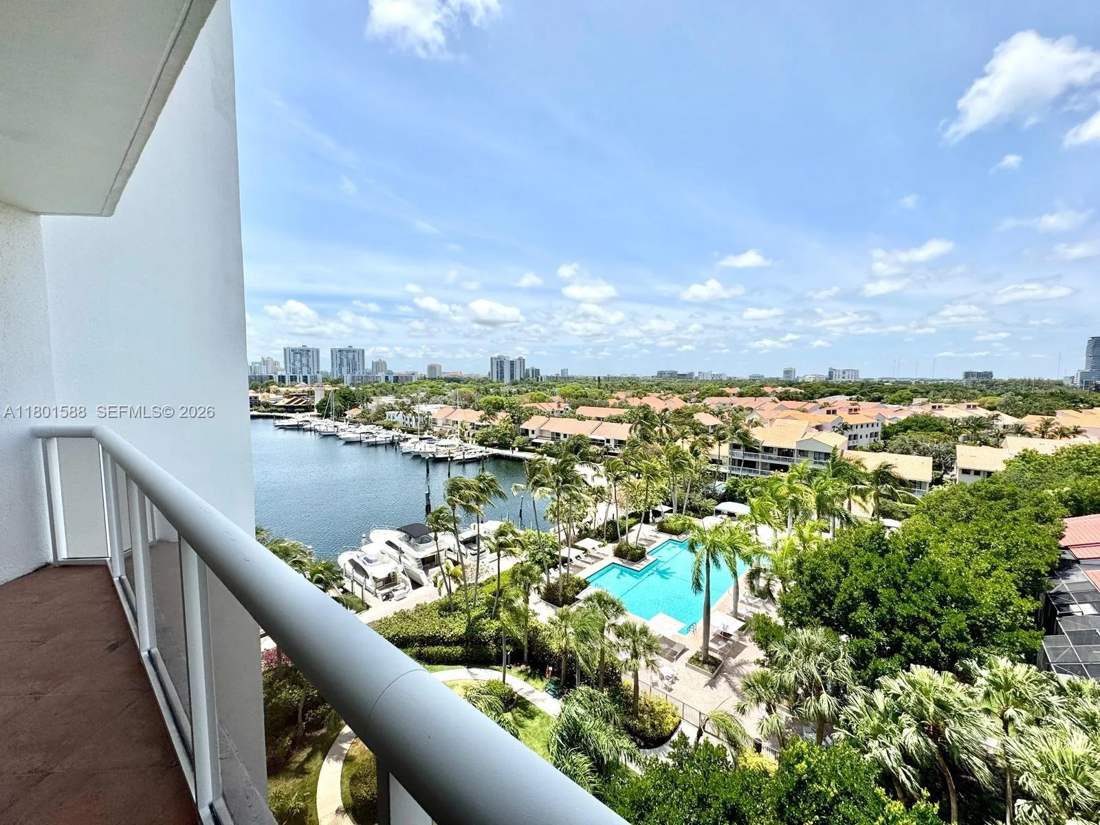 3610 Yacht Club Dr # 810, Aventura, FL 33180