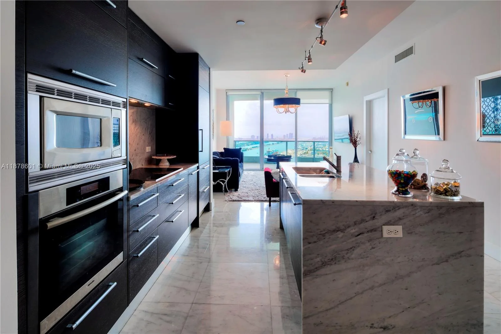 900 Biscayne Blvd # 4003, Miami, FL 33132 photo 7