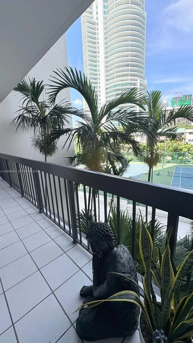 2333 Brickell Ave # 315, Miami, FL 33129