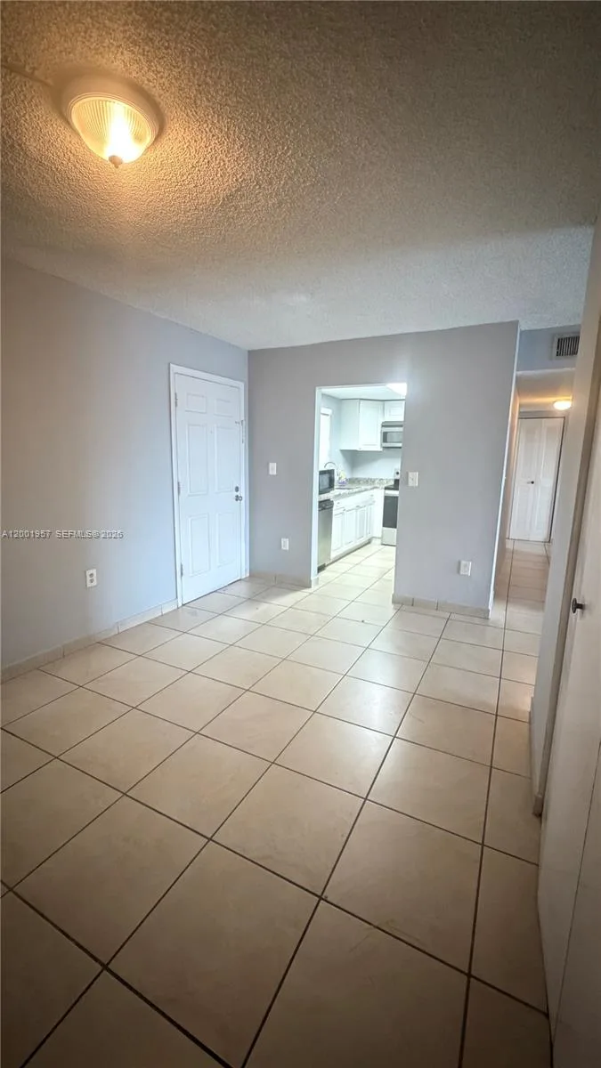 9375 Fontainebleau Blvd # L304, Miami, FL 33172 photo 9